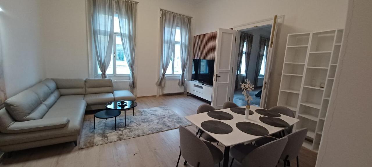 Entrez Apartment 3 - Historical Centre Koszyce Zewnętrze zdjęcie